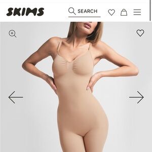 SKIMS EVERYDAY SCULPT Mid-thigh Bodysuit in Clay XS